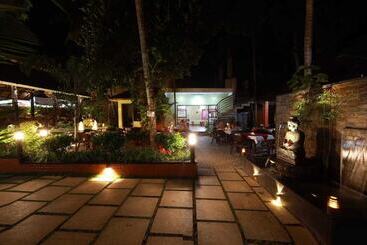 هتل Ideal Ayurvedic Resort Kovalam