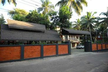 هتل Ideal Ayurvedic Resort Kovalam
