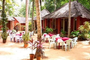 هتل Ideal Ayurvedic Resort Kovalam