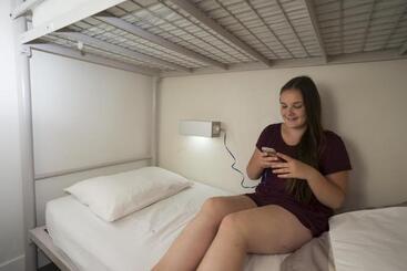هتل Yha Sydney Harbour