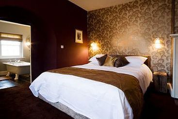 هتل The Castle Inn