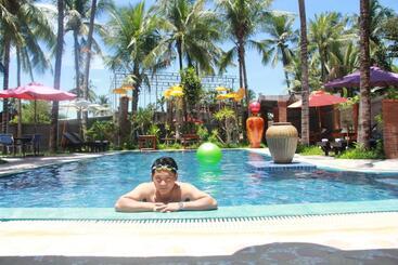هتل The Coconut House