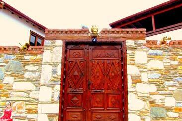 پانسیون Amazon Petite Palace