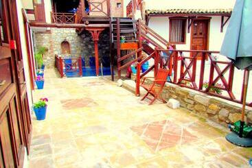 پانسیون Amazon Petite Palace