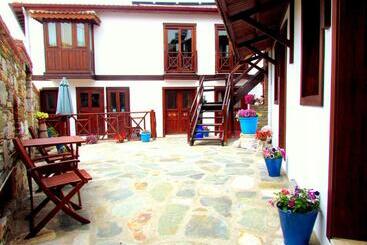 پانسیون Amazon Petite Palace