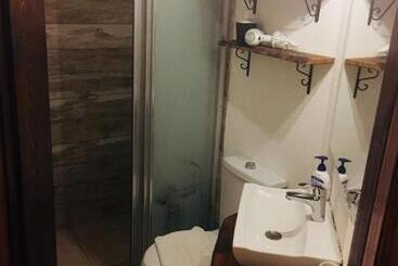 پانسیون Amazon Petite Palace