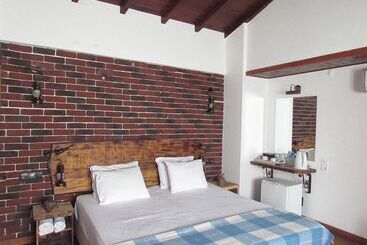 پانسیون Amazon Petite Palace