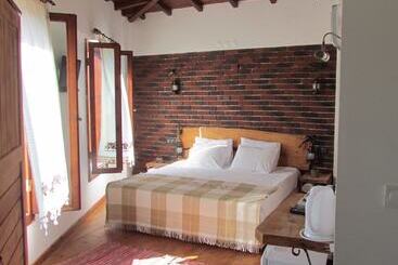 پانسیون Amazon Petite Palace