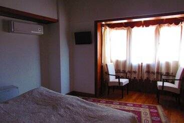 پانسیون Amazon Petite Palace