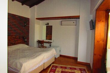 پانسیون Amazon Petite Palace