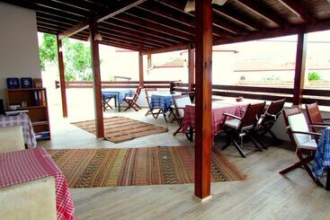 پانسیون Amazon Petite Palace
