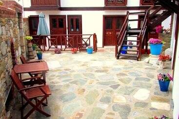 پانسیون Amazon Petite Palace
