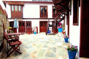 پانسیون Amazon Petite Palace