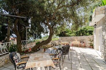 پانسیون Guest House Daniela