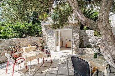 پانسیون Guest House Daniela