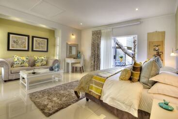 پانسیون Loerie's Call Guesthouse