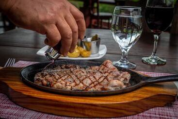Chateau Arenal Hotel & Restaurante