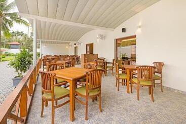 هتل Club Mahindra Arookutty