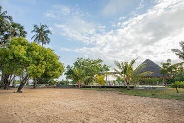 هتل Club Mango Eco Resort