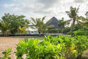 هتل Club Mango Eco Resort