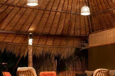 هتل Club Mango Eco Resort