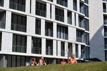 هتل Ellipse Executive Apartments