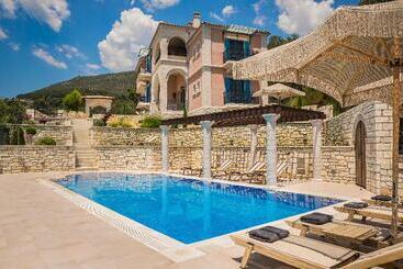 هتل Elysium Living Parga