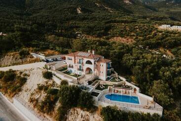 هتل Elysium Living Parga
