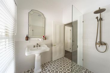 تختخواب و صبحانه Abelia House