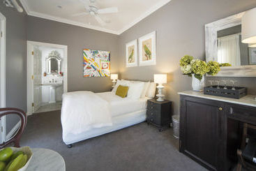 تختخواب و صبحانه Abelia House