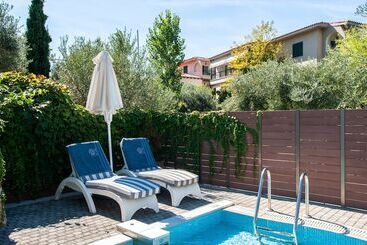 Acrotel Athena Residence