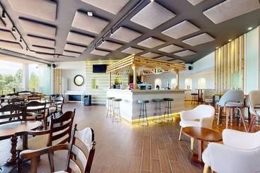 Acrotel Athena Residence