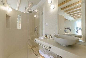 Antony Suites   Adults Only