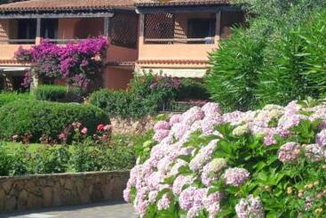 Baia De Bahas Residence