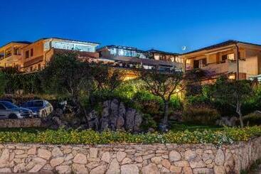 Baia De Bahas Residence