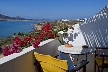 Blue Dolphin Antiparos Villas And Suites