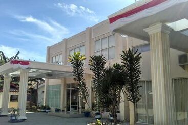 هتل Amazing Beach Resort Palu