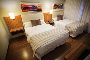 هتل Bicentenario Suites & Spa