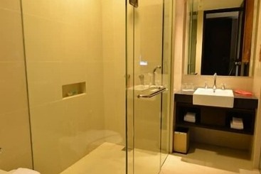 Emilia Hotel By Amazing