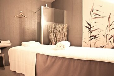 هتل Et Spa Du Chateau