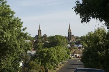 هتل Hamilton Caravan Park