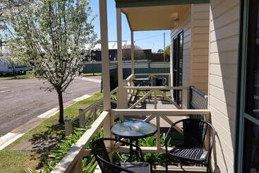 هتل Hamilton Caravan Park