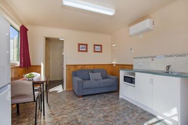 هتل Hamilton Caravan Park