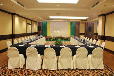 هتل Harmoni  Batam