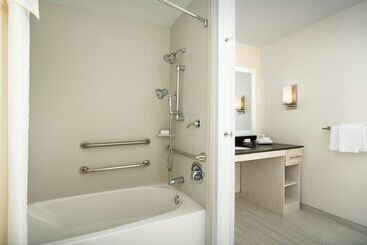 هتل Homewood Suites By Hilton Miami Downtown/brickell