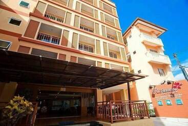هتل Iris Residence
