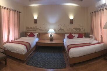 Jungle Safari Resort - Sauraha