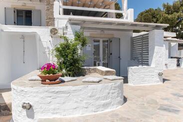 هتل Krotiri Bay  Adults Only
