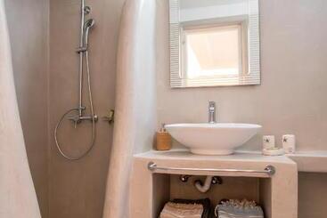 هتل Krotiri Bay  Adults Only