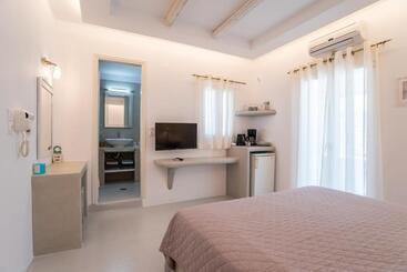 هتل Krotiri Bay  Adults Only